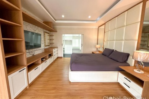 House in Pattaya, Thailand 4 bedrooms № 119573 - photo 27