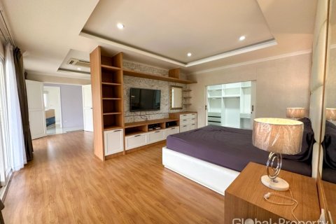 House in Pattaya, Thailand 4 bedrooms № 119573 - photo 28