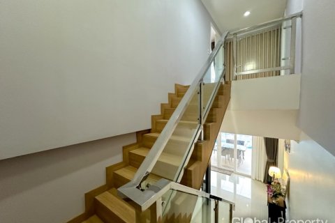 House in Pattaya, Thailand 4 bedrooms № 119573 - photo 20
