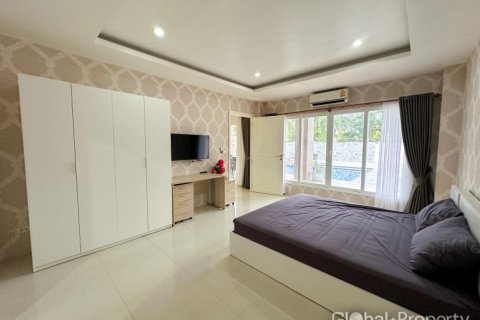 House in Pattaya, Thailand 4 bedrooms № 119573 - photo 18
