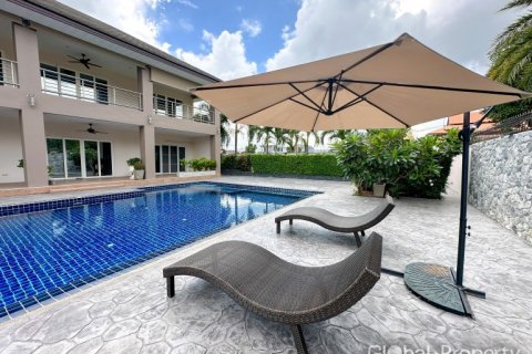 House in Pattaya, Thailand 4 bedrooms № 119573 - photo 3