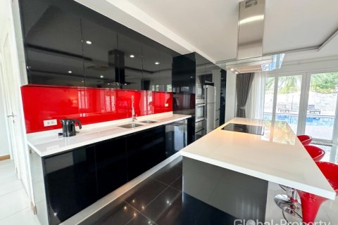 House in Pattaya, Thailand 4 bedrooms № 119573 - photo 14