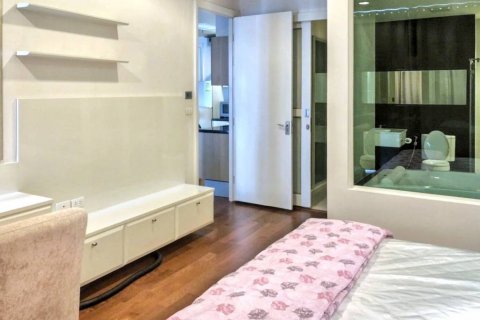 Condo in Bangkok, Thailand, 1 bedroom  № 119577 - photo 4