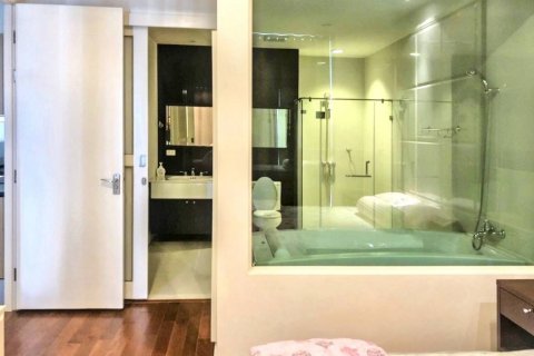 Condo in Bangkok, Thailand, 1 bedroom  № 119577 - photo 5
