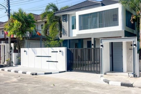 House in Ko Kaeo, Thailand 4 bedrooms № 119578 - photo 2