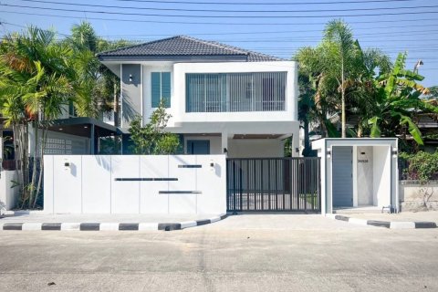 House in Ko Kaeo, Thailand 4 bedrooms № 119578 - photo 1