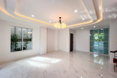 House in Ko Kaeo, Thailand 4 bedrooms № 119578 - photo 5