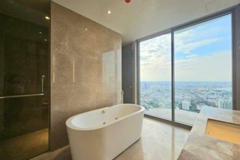 Condo in Khlong San, Bangkok, Thailand, 4 bedrooms  № 123943 - photo 18
