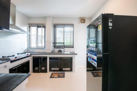House in Bang Kruai, Thailand 6 bedrooms № 123942 - photo 5