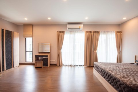 House in Bang Kruai, Thailand 6 bedrooms № 123942 - photo 8
