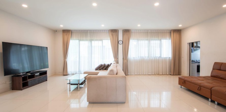 House in Bang Kruai, Thailand 6 bedrooms № 123942