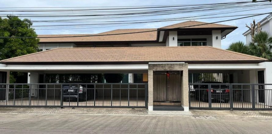 Maison à Bangkok, Thaïlande 5 chambres № 105199