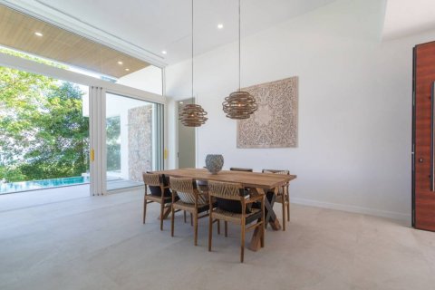 Villa in Surat Thani, Thailand 3 bedrooms № 125876 - photo 8