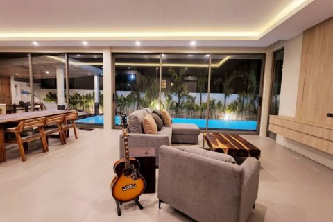 Вилла в Чалонге, Таиланд с 4 спальнями  № 86639 - фото 5