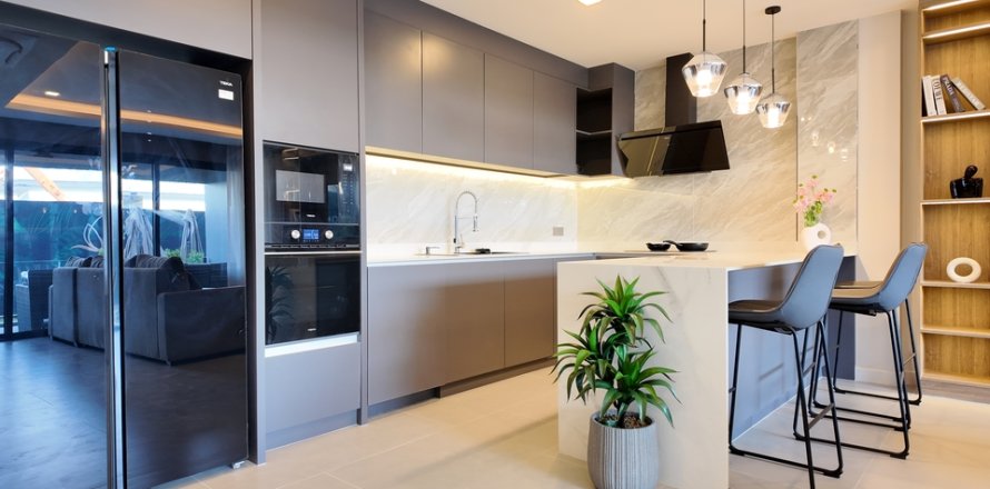 Квартира в Паттайе, Таиланд с 4 комнатами  № 123285