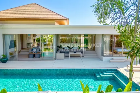 House in Phuket, Thailand 4 bedrooms № 131393 - photo 1