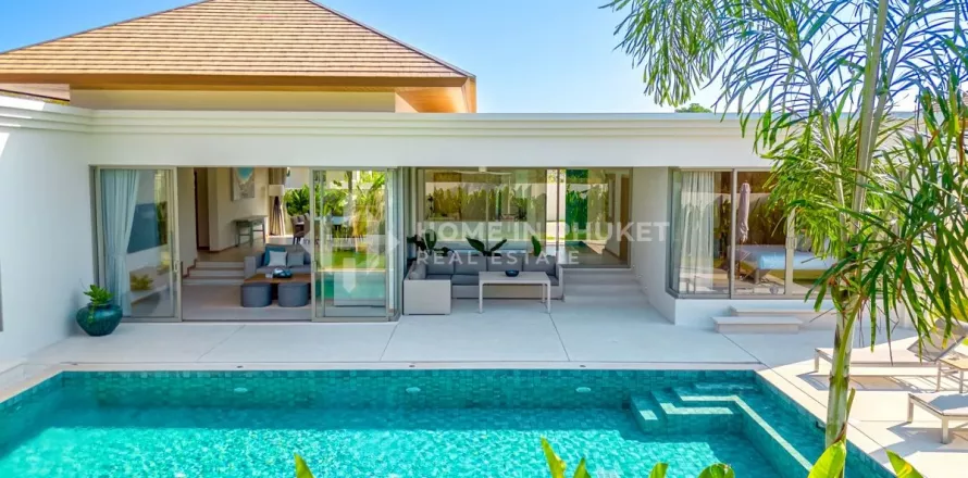 House in Phuket, Thailand 4 bedrooms № 131393