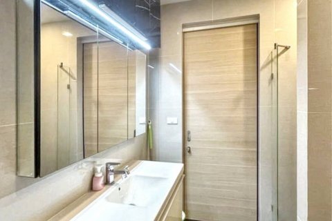 Condo in Bangkok, Thailand, 2 bedrooms  № 126684 - photo 7