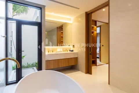 House in Phuket, Thailand 4 bedrooms № 131668 - photo 16