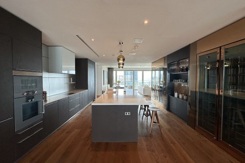 Condo in Bangkok, Thailand, 3 bedrooms  № 142989 - photo 17