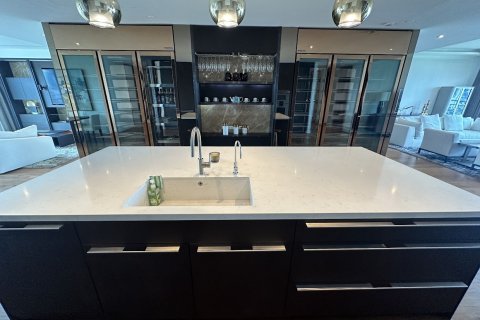 Condo in Bangkok, Thailand, 3 bedrooms  № 142989 - photo 19