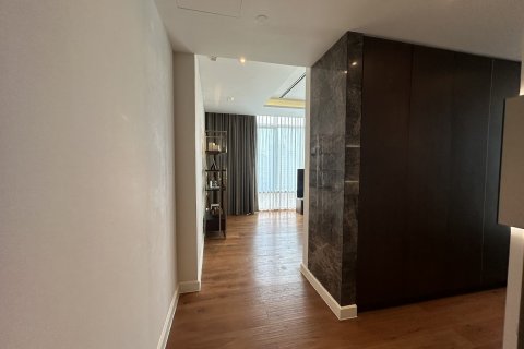 Condo in Bangkok, Thailand, 3 bedrooms  № 142989 - photo 12