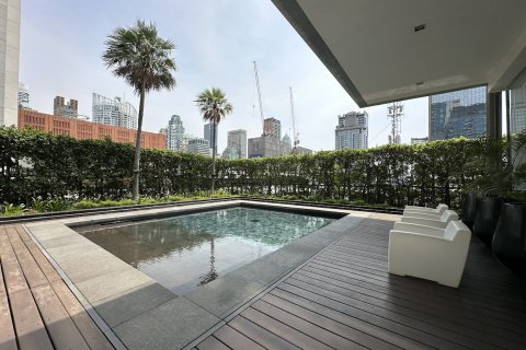 Condo in Bangkok, Thailand, 3 bedrooms  № 142989 - photo 29