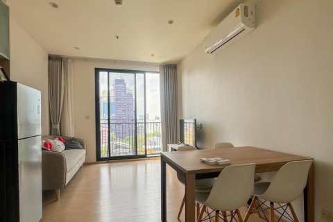 Condo in Bangkok, Thailand, 2 bedrooms № 142993 - photo 2