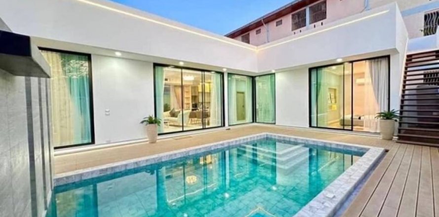 Villa à Bang Lamung, Thaïlande 3 chambres № 86060