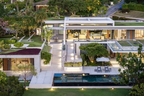 Вилла в Банг Саре, Таиланд с 5 спальнями  № 132755 - фото 1