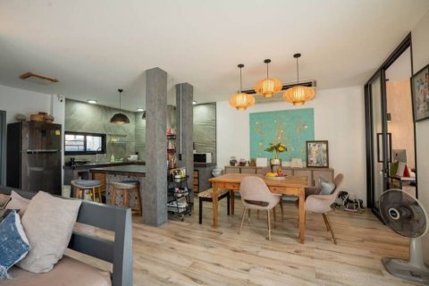 House in Kathu, Thailand 4 bedrooms № 85791 - photo 6