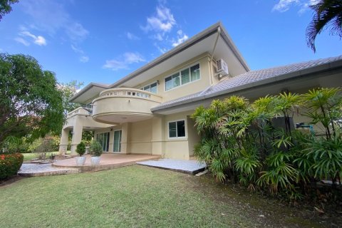 Дом в Чиангмае, Таиланд с 3 спальнями  № 104384