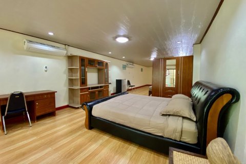 House in Chiang Mai, Thailand 12 bedrooms № 104385 - photo 25