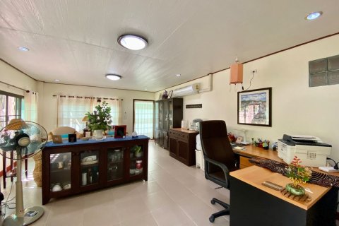 House in Chiang Mai, Thailand 12 bedrooms № 104385 - photo 27