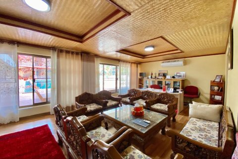 House in Chiang Mai, Thailand 12 bedrooms № 104385 - photo 2