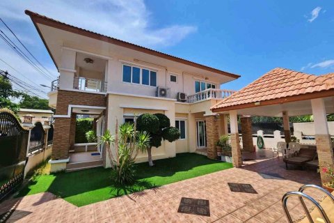 Дом в Паттайе, Таиланд с 4 спальнями  № 130216 - фото 1