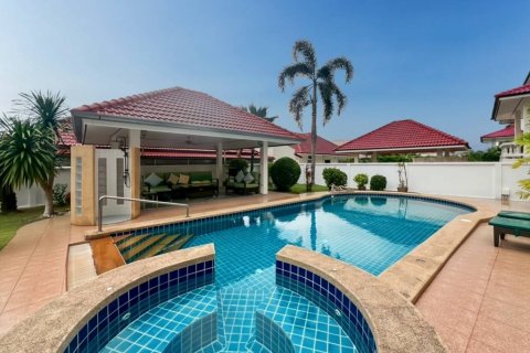 Villa in Cha-am, Thailand 3 bedrooms № 132732 - photo 2