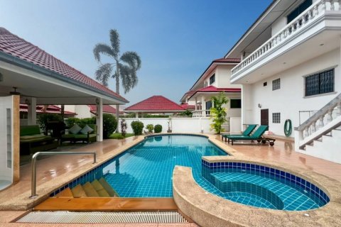 Villa in Cha-am, Thailand 3 bedrooms № 132732 - photo 1