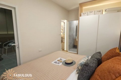 Condo in Phuket, Thailand, 2 bedrooms  № 124269 - photo 11