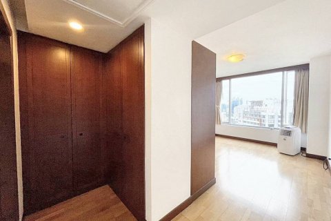 Condo in Bangkok, Thailand, 2 bedrooms № 106868 - photo 8