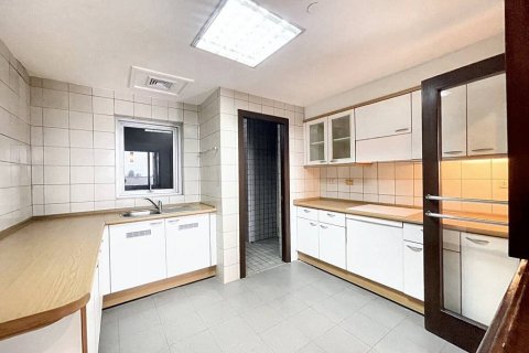 Condo in Bangkok, Thailand, 3 bedrooms № 106871 - photo 10