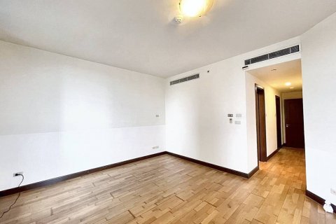 Condo in Bangkok, Thailand, 3 bedrooms № 106871 - photo 8