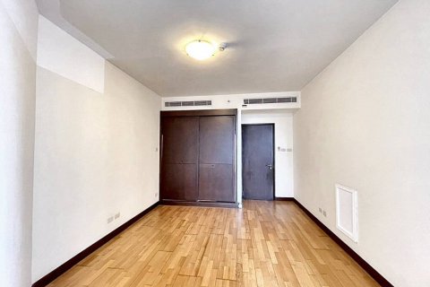 Condo in Bangkok, Thailand, 3 bedrooms № 106871 - photo 4