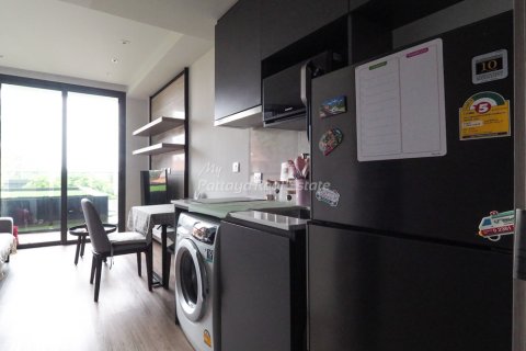 Studio in the Condo in Bang Lamung, Thailand  № 101986 - photo 1