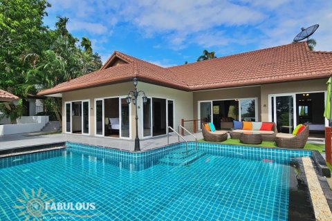 Вилла в Паклоке, Таиланд с 3 спальнями  № 84973 - фото 1