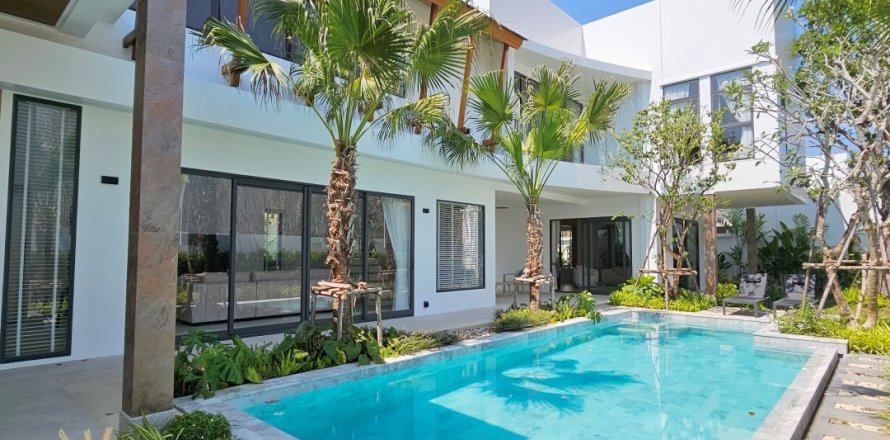 Villa in Phuket, Thailand 4 bedrooms № 84972
