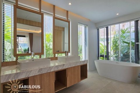 Villa in Phuket, Thailand 4 bedrooms № 84972 - photo 6