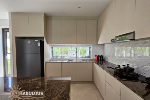 Villa in Phuket, Thailand 4 bedrooms № 84972 - photo 10