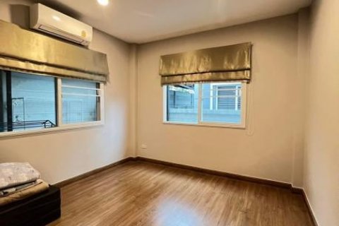 Дом в Бангкоке, Таиланд с 3 спальнями  № 132102 - фото 8