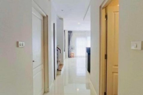 Дом в Бангкоке, Таиланд с 3 спальнями  № 132102 - фото 7